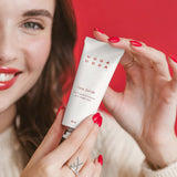 Uoga Uoga 琥珀蔓越莓亮白磨砂 Face scrub With amber and cranberry extract