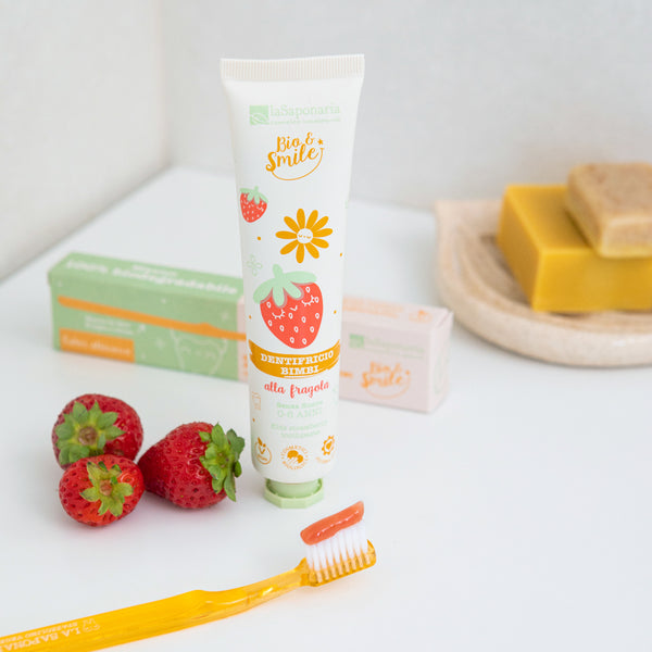 La Saponaria Organic Strawberry Baby Soothing Toothpaste